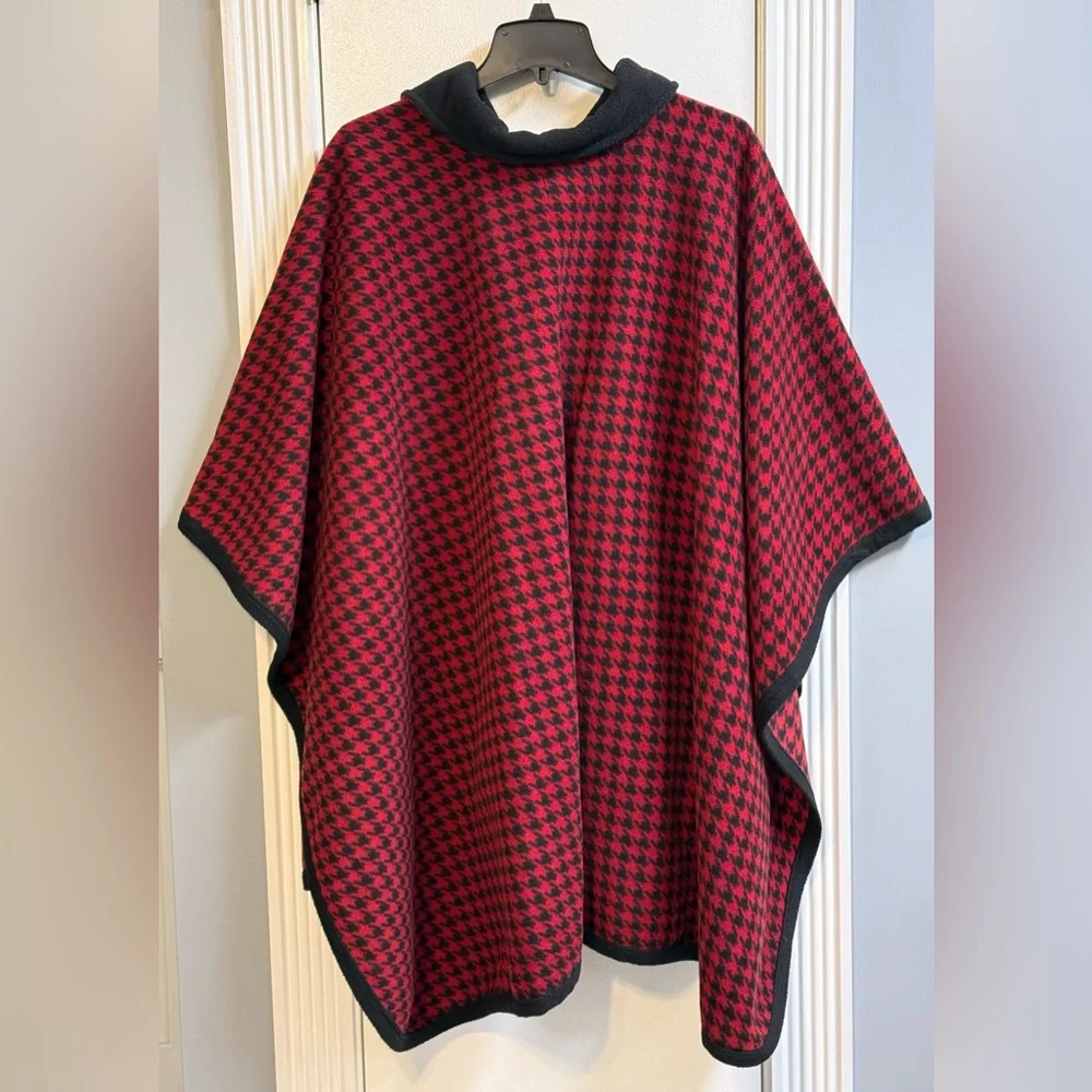 ❤️Le Mode Women’s Poncho Cape Shawl Jacket Houndstooth one size ❤️ - Picture 2 of 3